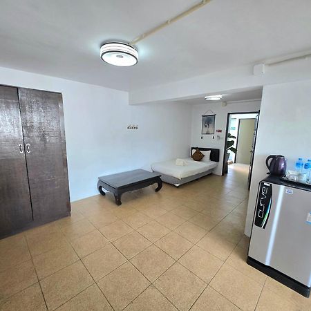 Happy 99 Guest House Patong Экстерьер фото