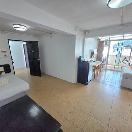 Happy 99 Guest House Patong Экстерьер фото