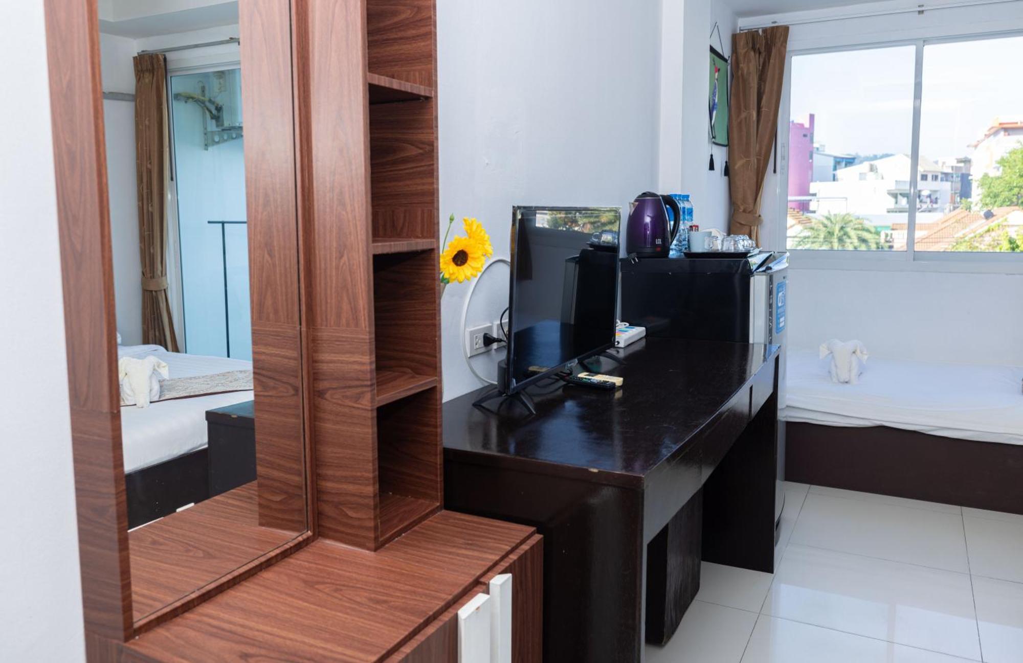 Happy 99 Guest House Patong Экстерьер фото