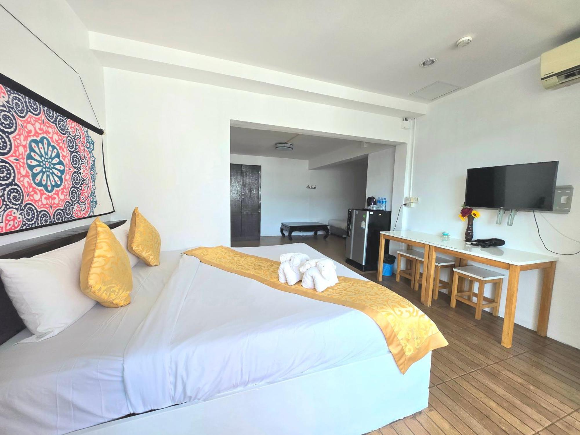 Happy 99 Guest House Patong Экстерьер фото